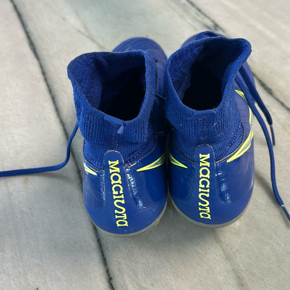 Nike Magista size 5Y